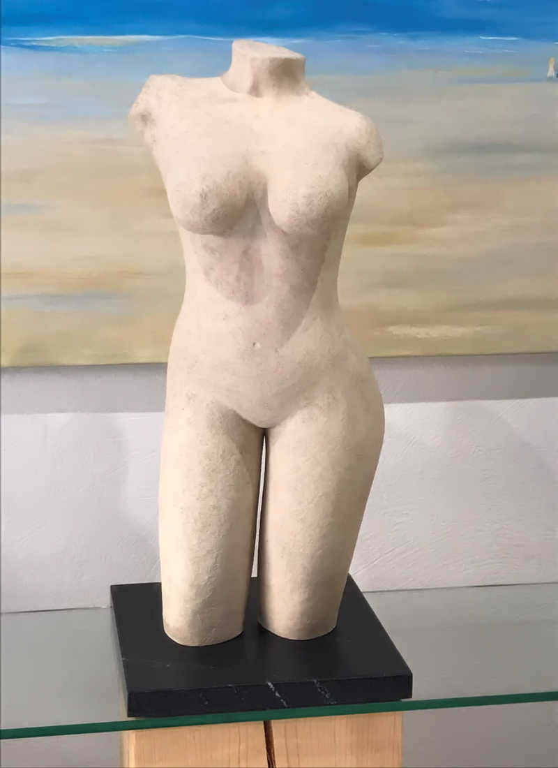 Sculpture «Miss»
